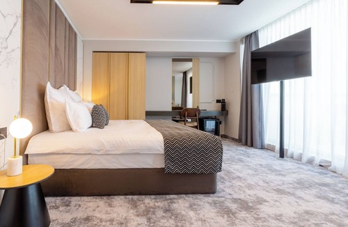 Old Town Hotel | Lupa By Bueno