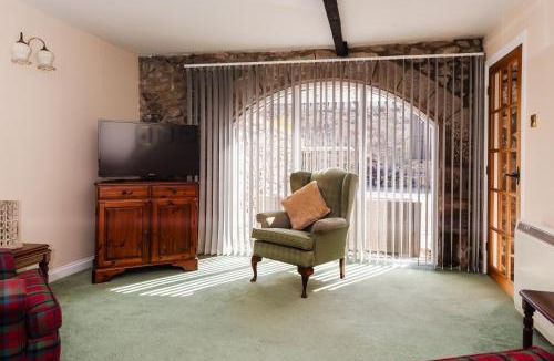 Akeld House | Lupin Cottage