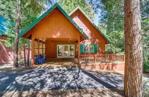 Strawberry Cabin | Lupine Spacious & Comfortable Retreat/Pet Friendly