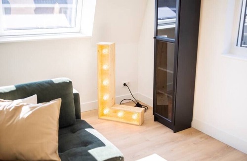 De Bilt Apartment | Luscious 1 Bed Serviced Apartment 65m2 -ESS38L-