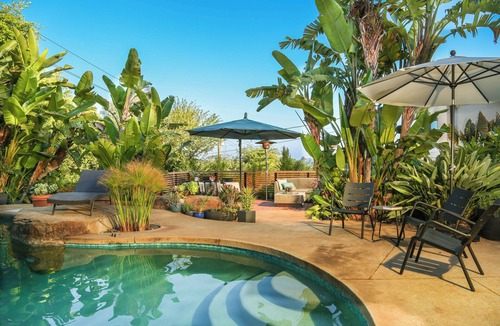 South Arroyo House | Lush Garden Hideaway & Pool – A Rare Pasadena Gem 5 min from the Rose Bowl
