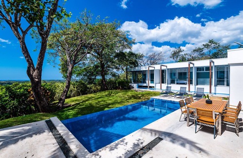 Marbella Villa | Lush Paradise