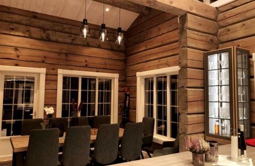 Luster Villa | Luster Lodge