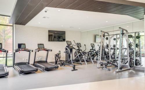 Assembly Square Apartment | Lux 2BR w Gym Pool sleep 6 in Assembly Square