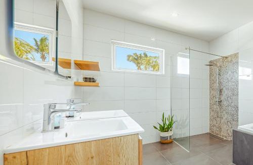 Esmeralda Villa | LUX 3BR with Pool Near Beach Villa Serenity By Bocobay