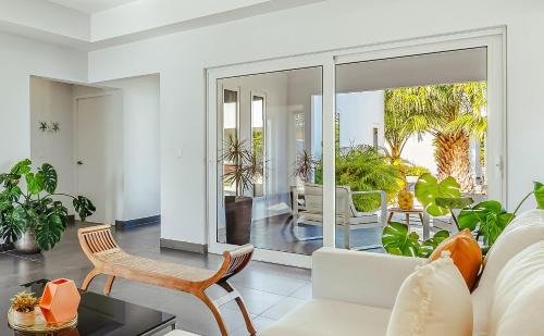 Esmeralda Villa | LUX 3BR with Pool Near Beach Villa Serenity By Bocobay