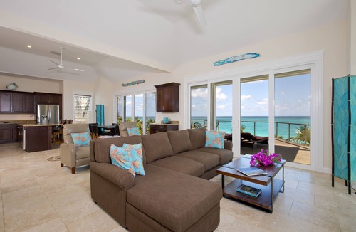 Governor's Harbour Villa | Lux Beachfront House W/Private Pool on Bank Rd. Walk to Tippy's!
