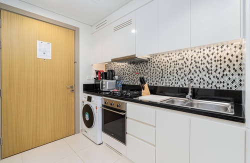 Sheikh Zayed Road Apartment | Lux BnB Aykon Tower
