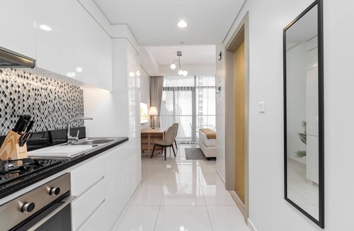 Sheikh Zayed Road Apartment | Lux BnB Aykon Tower