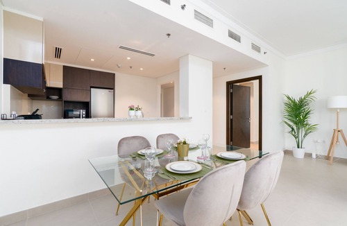 Dubai Apartment | Lux BnB Dubai Creek Harbour BLVD Views