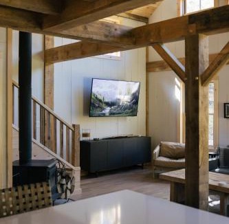 Killington House | Lux Chalet 4 Bd Fireplace HotTub AC Pet Friendly