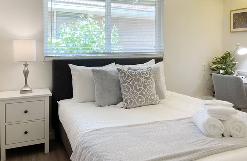 Stanley Apartment | Lux, Chic & convenient 2B1b, center of Lafayette
