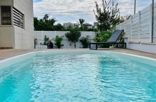 Rishon LeTsiyon House | Lux & Comfy ~ Pool ~ Queen Beds