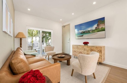 West Avenue Apartment | Lux Designer Apt | 2BR/2BA in Heart of Miami Beach
