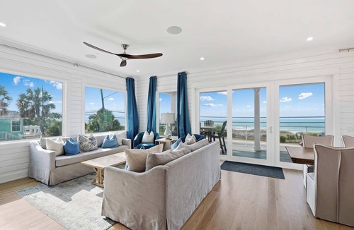Bid-a-wee Beach House | LUX Family Teddy's Heaven - Beachfront - 6 Seater LSV - Pool-Hottub