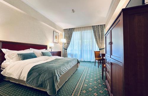 Azuga Hotel | Lux Garden Hotel