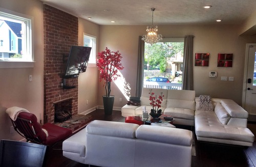 Herron Morton House | ✨Lux Indy Villa✨Downtown Oasis✨ Sleeps 25 ✨ Walkable ✨ High-End ✨ Sanitized ✨