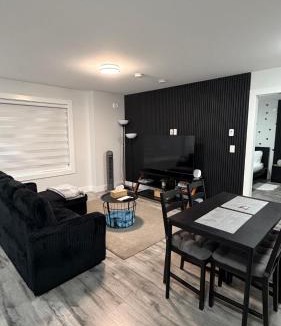 Delta Apartment | Lux Modern 2BR Radiant Suite+Free Parking