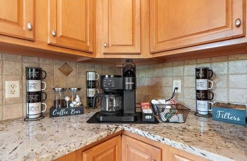 Lakeville House | Lux Retreat 5 Acres- Pool/Hot Tub/Tiki Bar/Fire Pit/Game Room- Great for Groups!