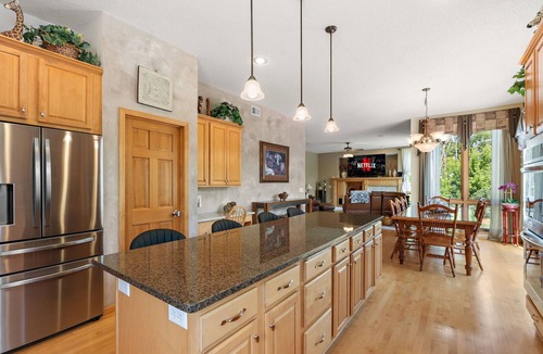 Lakeville House | Lux Retreat 5 Acres- Pool/Hot Tub/Tiki Bar/Fire Pit/Game Room- Great for Groups!