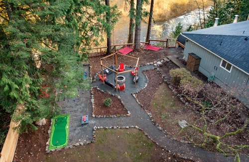 Brightwood Ski Chalet | Lux River Mnt. Views! Game Rm. Hot Tub. Fire Pits. Ski Boot Dryers. Bike Shed.