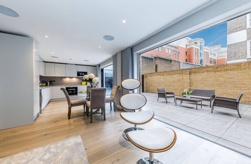 Westminster Apartment | Lux St James Apartment Terrace Central London FREE WIFI - by City Stay London