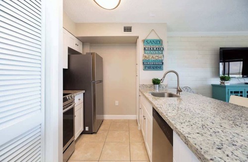 Tavernier Condo | Lux Suite Open Ocean Views- 2 Balconies+Pool & Bar