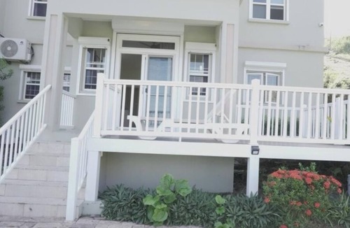 Bayfords Apartment | LUX Suites - 2-bedroom apartment in Halfmoon Bay