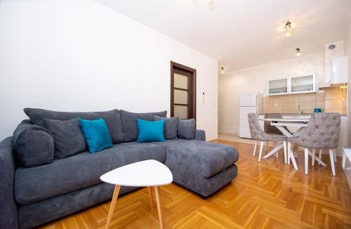 Podmaine Apartment | Lux View