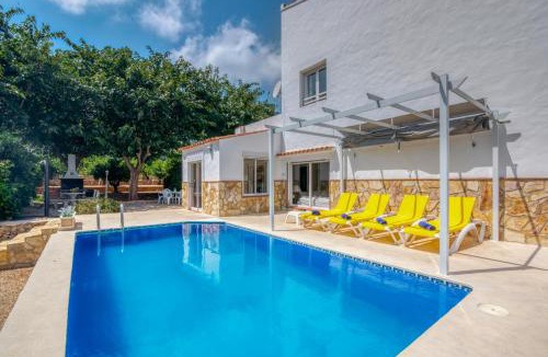 Llauri Villa | Lux Villa with Heating Pool, Air Conditioning, Starlink & BBQ near Cullera Beach