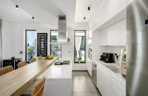 Adelianos Kampos Villa | Lux Villa with Indoor & Outdoor Pool, BBQ and Gym