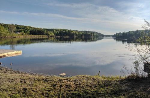 L'lle-du-Grand-Calumet Ski Chalet | Lux waterfront all inclusive on Ottawa River