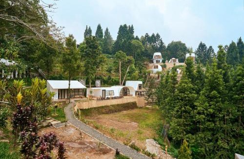 Megamendung Hotel | Luxcamp Bukit Damar - Puncak By Horison