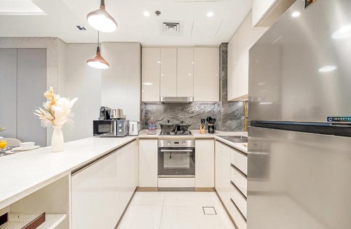 Business Bay Apartment | Luxe 1BR with Burj Khalifa View l 10mn to Downtown