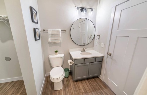 Downtown Eau Claire Apartment | Luxe 2 Bed Suite | Downtown Comfort + Parking