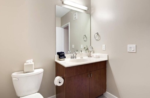 Old Town West Apartment | Luxe 2 BR With 2 King Beds Only 2 Blocks to Metro and Free Parking