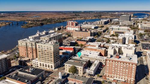 Downtown Wilmington House | Luxe 220 Suite 4
