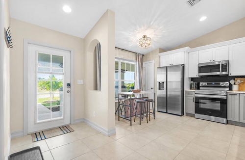 Mariner House | Luxe 3BR Waterfront Stay in Cape Coral