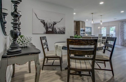 South Tulsa House | Luxe Accommodations - Incredible Redesign Offers High-End Finishes & Furnishings