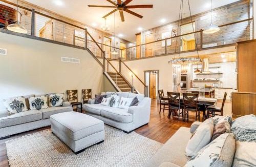 Avalon House | Luxe Barndominium Retreat Near Blue Spring Lake!