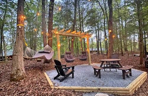 Blue Ridge House | Luxe Blue Ridge Cabin: Hot Tub, Theater, Dogs OK