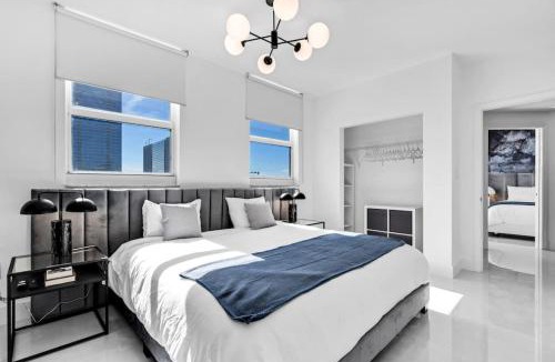 Brickell House | Luxe Brickell Gem with Huge Balcony n Ocean Views