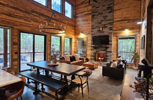 Pickens House | Luxe Cabin, 4BR, Hot Tub, ATV Trail, Dog Friendly
