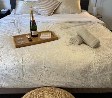 Haymarket Apartment | Luxe Central