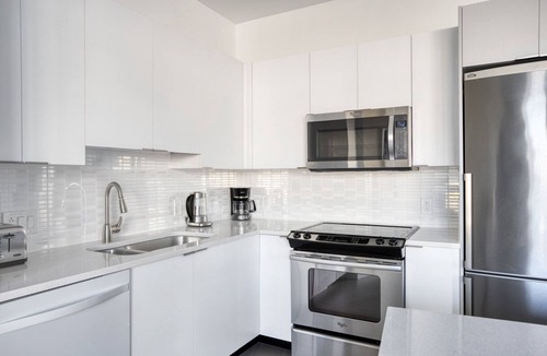 Chinatown Apartment | Luxe Downtown/Financial District 1BR w/W/D & Gym, by Blueground