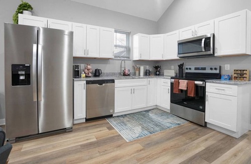 Indianapolis Apartment | Luxe Downtown Townhome-Sleeps 6 Brand New Build!