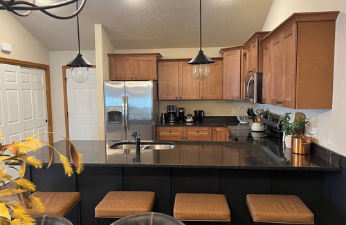 Lincoln House | Luxe+Elegance Sleeps 6 2bedrooms 2bath
