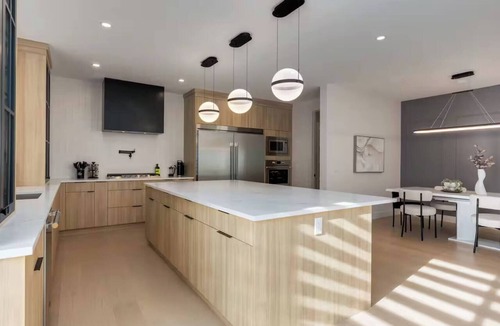 Chestermere House | Luxe Elite Escape 8 Bdrm Near Lake!