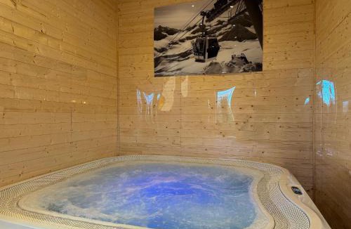 Yvre-l'Eveque House | Luxe et sérénité : jacuzzi, sauna, piscine chauffée, home-cinéma et plus près du Mans - FR-1-410-396