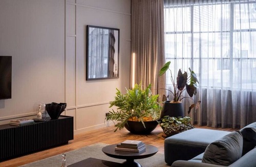 Auckland Central Business District Apartment | Luxe Executive Getaway | 2 Bed 2 Bath |